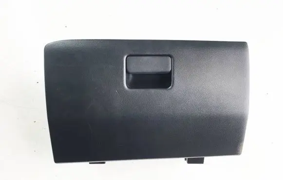 Suzuki Swift III Glove box