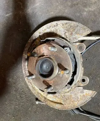 Toyota Corolla Verso E121 Rear wheel hub