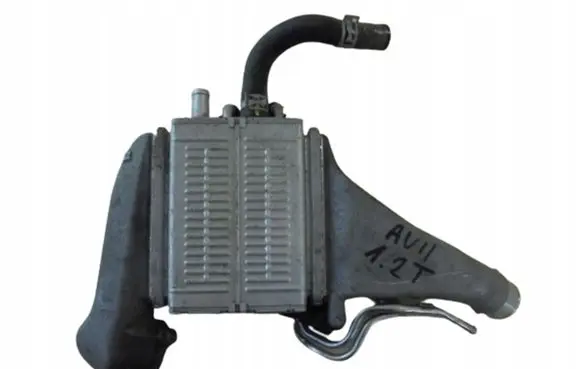 Toyota C-HR I Intercooler radiator 1270001330
