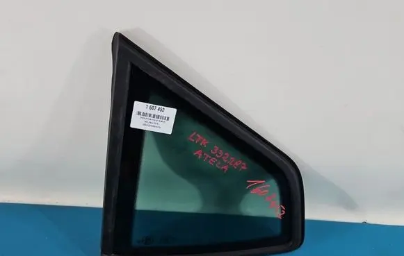 Seat Ateca Rear side window IMPRK1607452