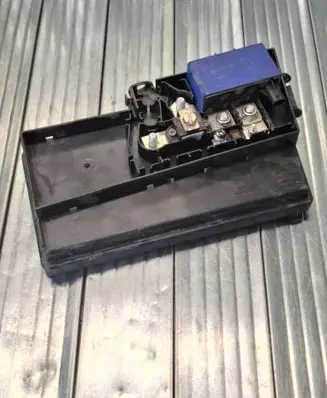 Volvo V40 Fuse module 31346998 C9T1B1