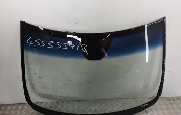 Volvo XC90 Front windscreen/windshield window 