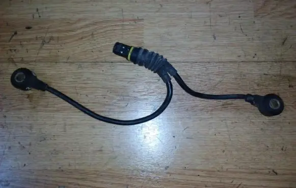 BMW 5 E39 Detonation knock sensor 1703276 5WK96031