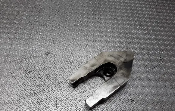 Nissan Navara D40 Fuel Injector clamp holder