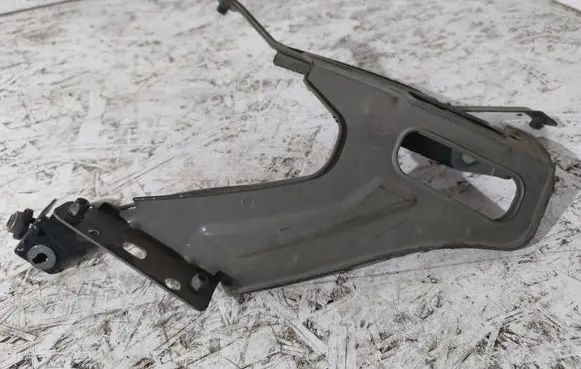 Audi A6 S6 C8 4K Fender mounting bracket 4K0821131