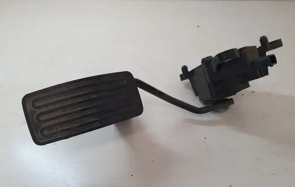 Nissan Qashqai Accelerator throttle pedal