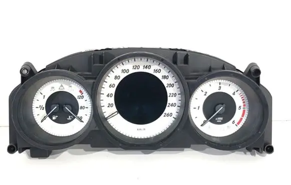 Speedometer (instrument cluster)