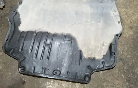 Volkswagen Caddy Engine splash shield/under tray