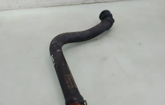 Volkswagen New Beetle Engine coolant pipe/hose