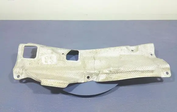 Audi Q7 4L Exhaust heat shield 4M0825662J