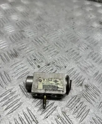 BMW 5 E60 E61 Air conditioning (A/C) expansion valve 6921051