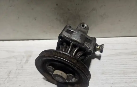 BMW 5 E34 Power steering pump 7681955146 1674526