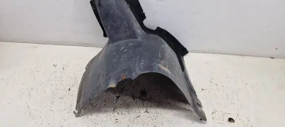 Front wheel arch liner splash guards