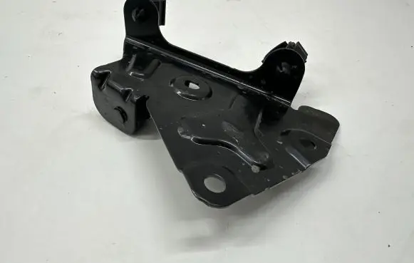 BMW iX Other engine bay part 6924242