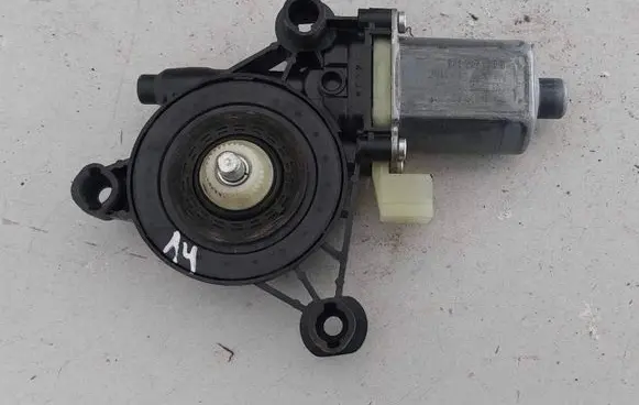 Audi A3 S3 8V Front door window regulator motor 5Q0959801B