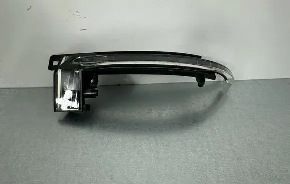 Audi Q3 8U Mirror indicator light 8K0949102E 2BM009609
