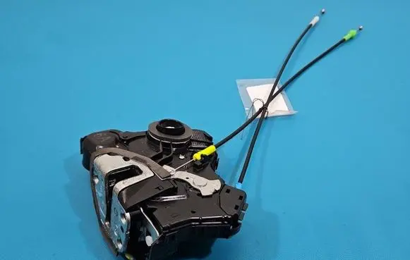 Toyota Auris E180 Front door lock IMPRK1540138