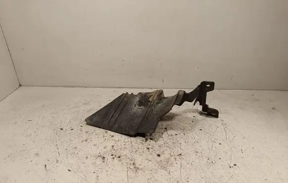 Opel Insignia B Engine splash shield/under tray 84097234