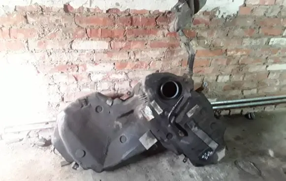Audi A4 S4 B7 8E 8H Fuel tank 372149