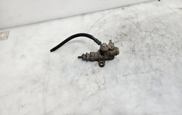 Subaru Forester SH Clutch slave cylinder 
