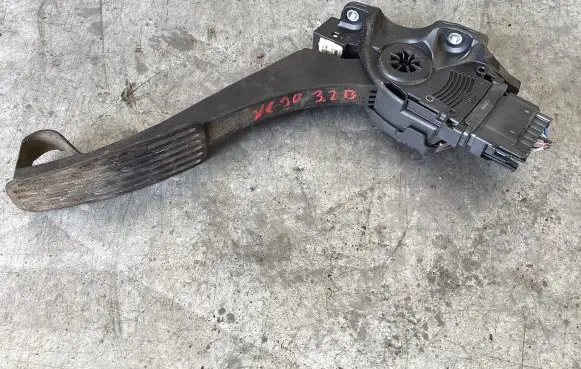 Volvo XC90 Accelerator throttle pedal 30715179 6PV00954804