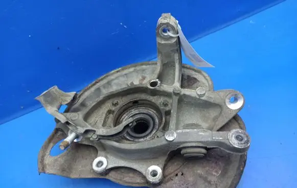 Rear wheel hub spindle/knuckle