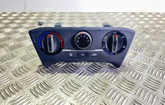 Hyundai i20 (GB IB) Climate control unit 97250C8410