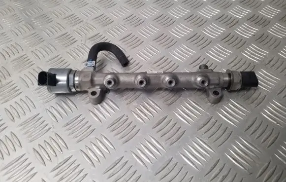 Volkswagen PASSAT B8 Fuel main line pipe 04L089G