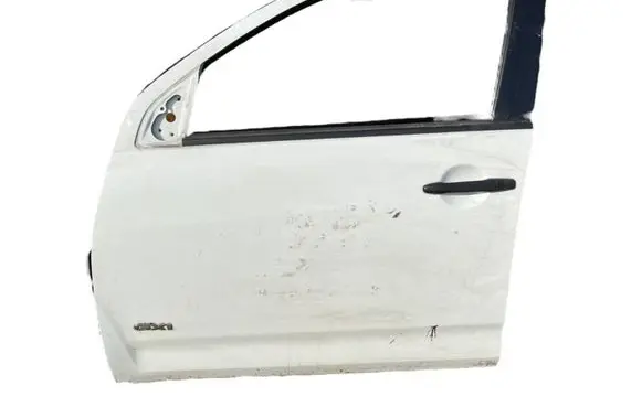 Mitsubishi Outlander Front door
