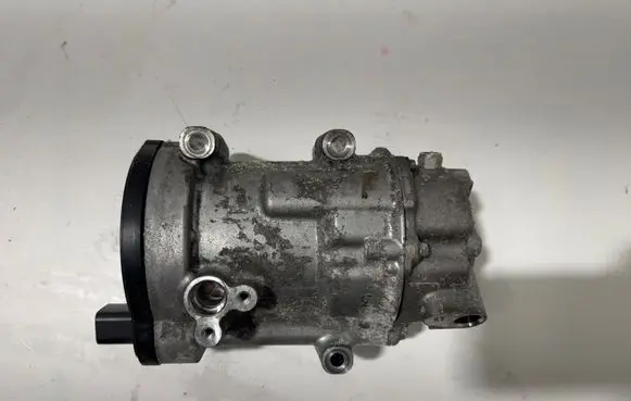 Toyota RAV 4 (XA50) Air conditioning (A/C) compressor (pump) ESB27C 0424001101