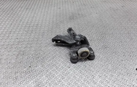 Mazda 5 Sliding door middle roller runner 