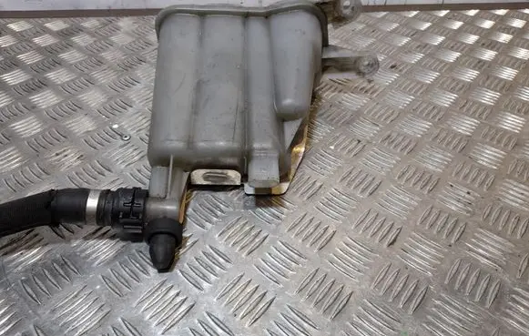 Audi A5 8T 8F Coolant expansion tank/reservoir 8K0121405N 8K0121405