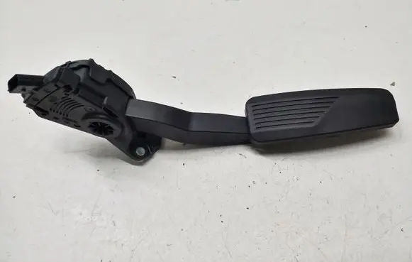 Maserati Quattroporte Accelerator throttle pedal 04861715AD