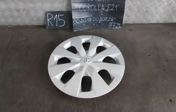 Toyota Corolla E210 E21 R15 wheel hub/cap/trim 4260202551
