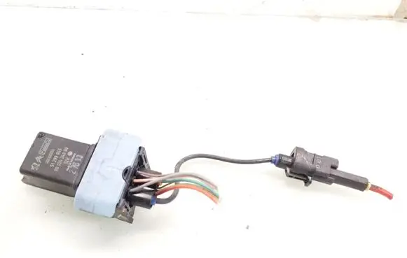 Citroen DS5 Glow plug pre-heat relay 9802424080