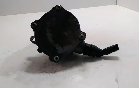 Mercedes-Benz C AMG W204 Vacuum pump A6462300365