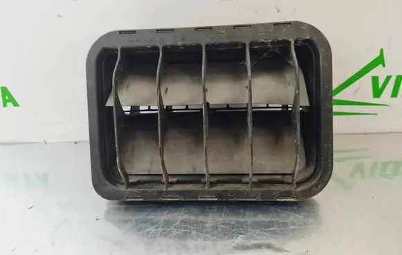 Mercedes-Benz Vito Viano W447 Quarter panel pressure vent 2038300142