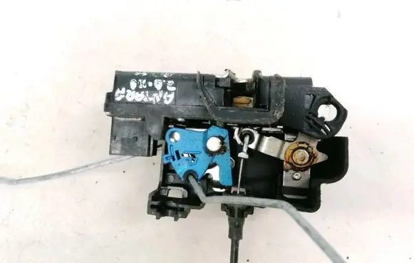 Opel Antara Front door lock
