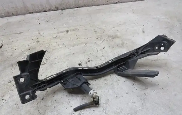 Subaru XV I Headlight/headlamp mounting bracket GMAUTO4574097