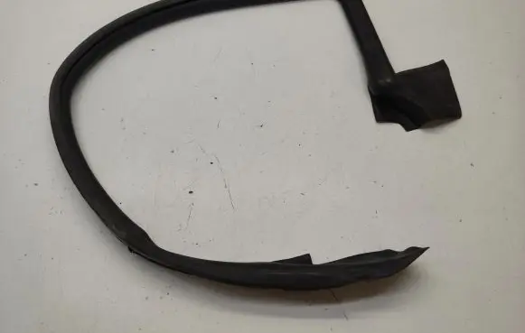 Nissan 370Z Front door rubber seal 768611EA0A