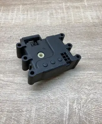 Nissan Primera Air flap motor/actuator 6322F