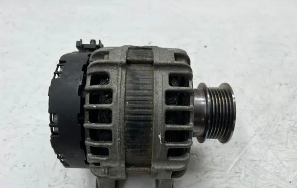Volvo V40 Generator/alternator 31489212 30644952