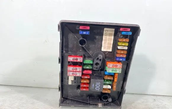 Volkswagen Golf V Fuse module 1k0937125a