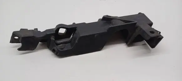 Audi A6 C7 Front bumper mounting bracket 4G0807283