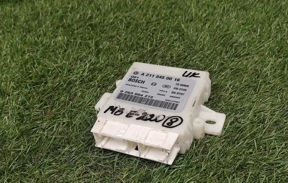Mercedes-Benz E W211 Parking PDC control unit/module A2115450016 0263004272