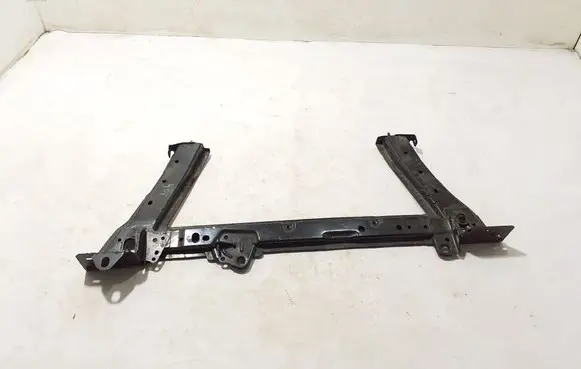 Renault Zoe Radiator mount bracket 622104641R