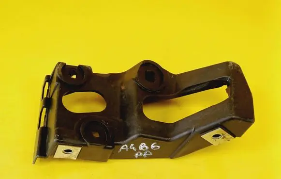 Audi A4 S4 B6 8E 8H Fender mounting bracket 8E0853922B