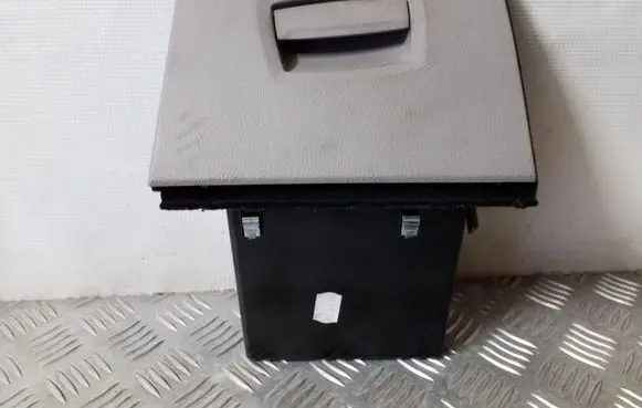 BMW 5 F10 F11 Glove box 9166699