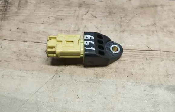 Toyota Yaris Airbag deployment crash/impact sensor 8983133020