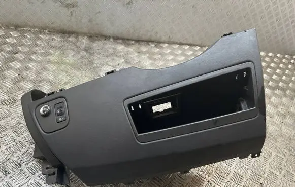 Citroen C8 Dashboard lower bottom trim panel 1846646000